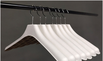 What can I use instead of plastic hangers?