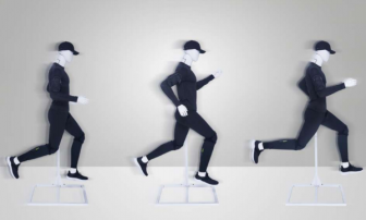Electric running mannequin display