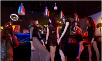 How to create an overall atmosphere through color to stimulate consumer 