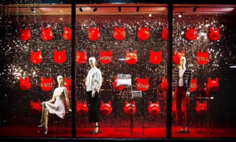 The Spring Festival is a peak season for clothing store