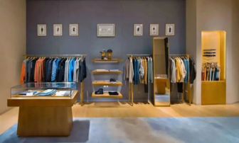 The focus of the terminal store is on advertising or mannequin display