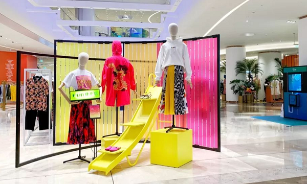 Color Selection of Spring Festival Window Design