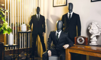 Triangular form mannequins display